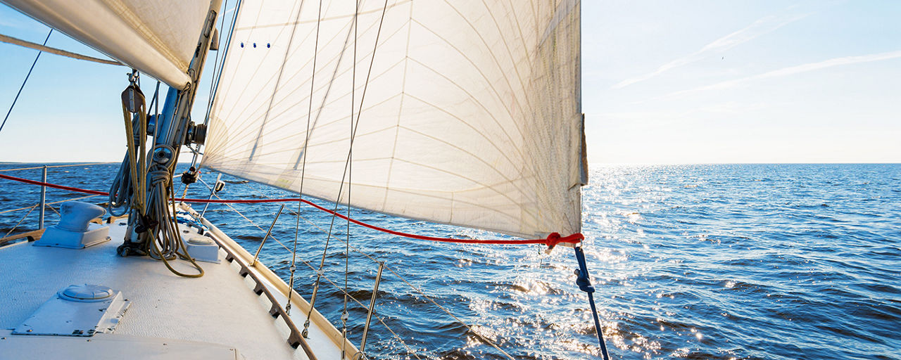 Nahaufnahme einer Segel-Yacht