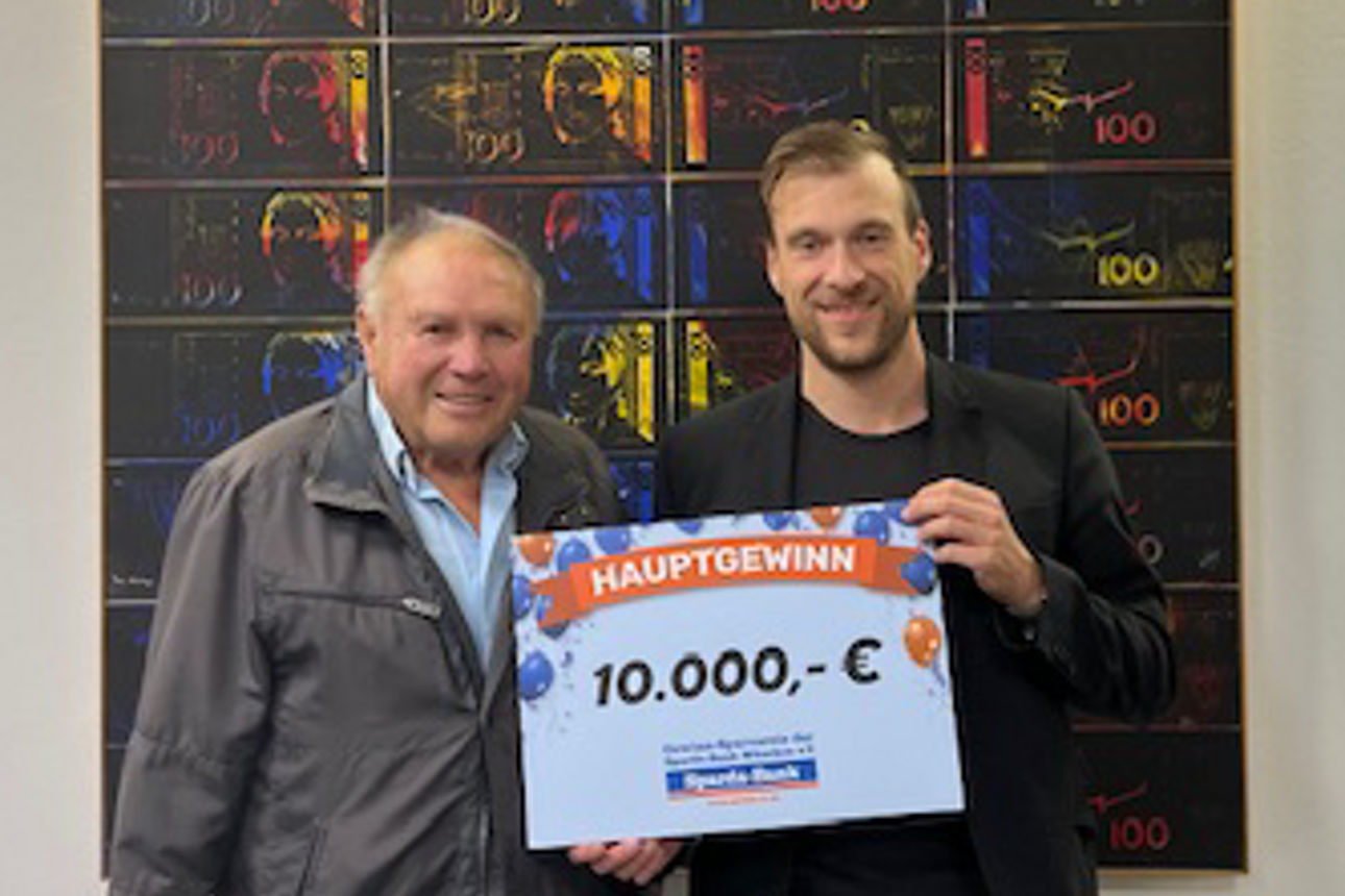 Die Übergabe des Hauptgewinns