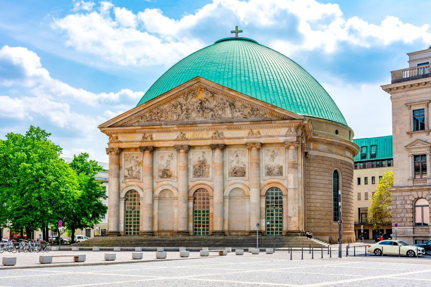 St. Hedwigs-Kathedrale ist die Bischofskirche des Erzbistums Berlin