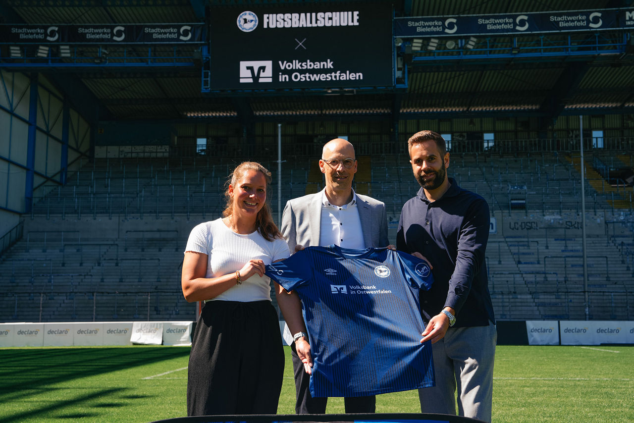 Präsentation des Trikots der Arminia Fußballschule 2026/27