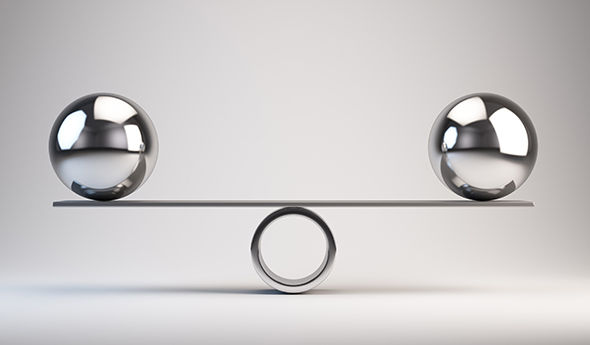 Balance Board mit silbernen Kugeln