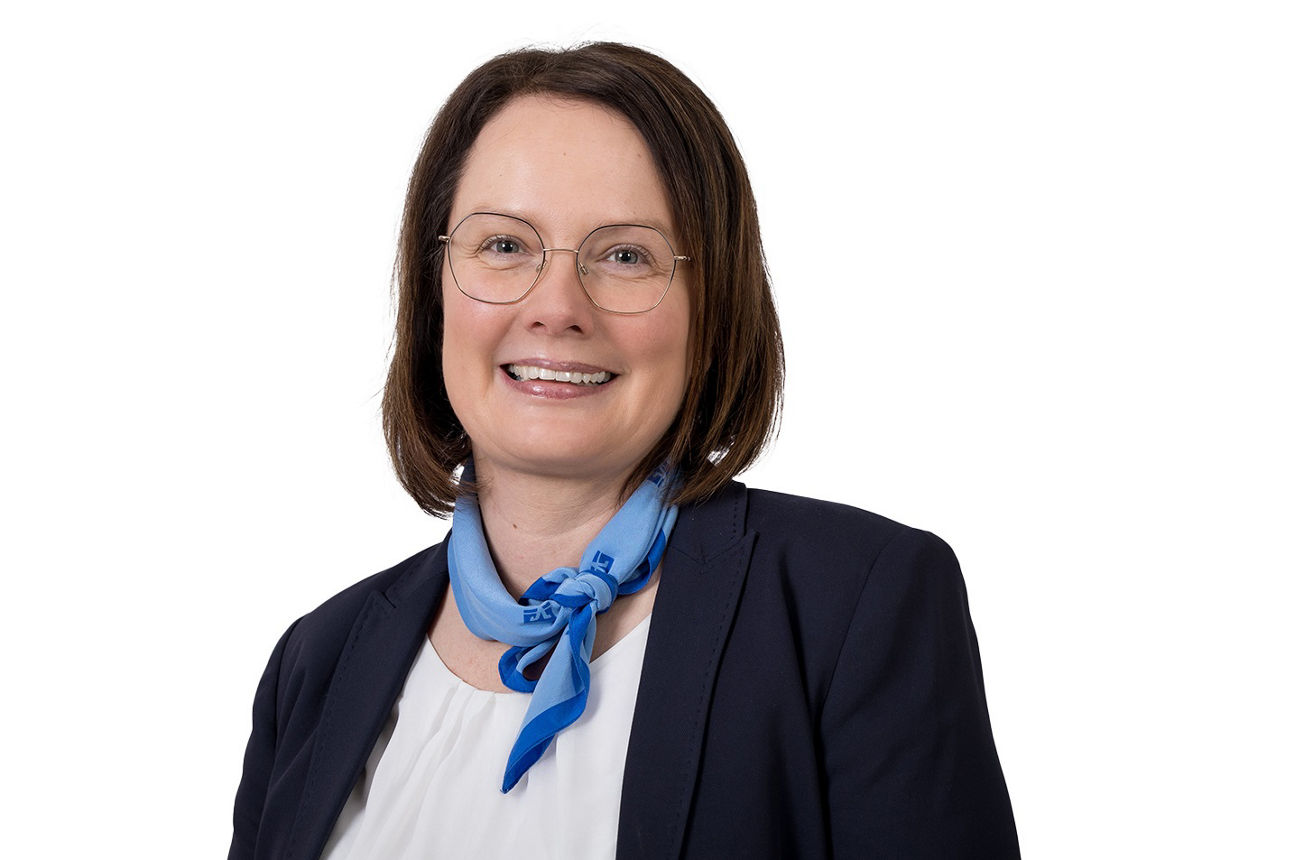 Stefanie Jung, Servicemitarbeiterin