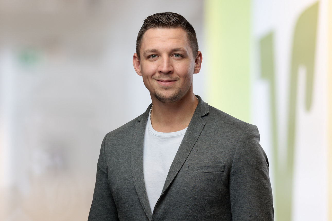 Bild von Benjamin Steininger, Mitarbeiter der Münchner Bank eG