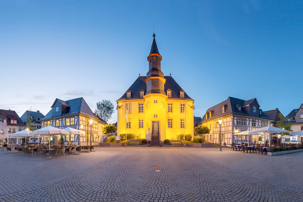 Platz vor der Laurentiuskirche in Usingen