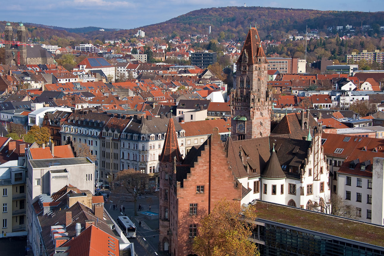 Blick auf das Saarbrücker Rathaus St. Johann