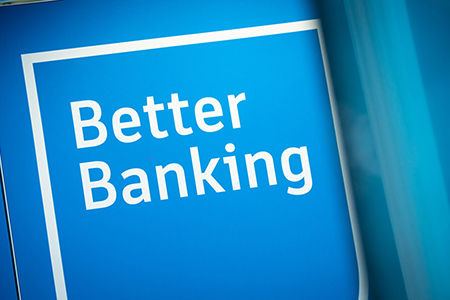 Blauer Hintergund mit der Aufschrift Better Banking