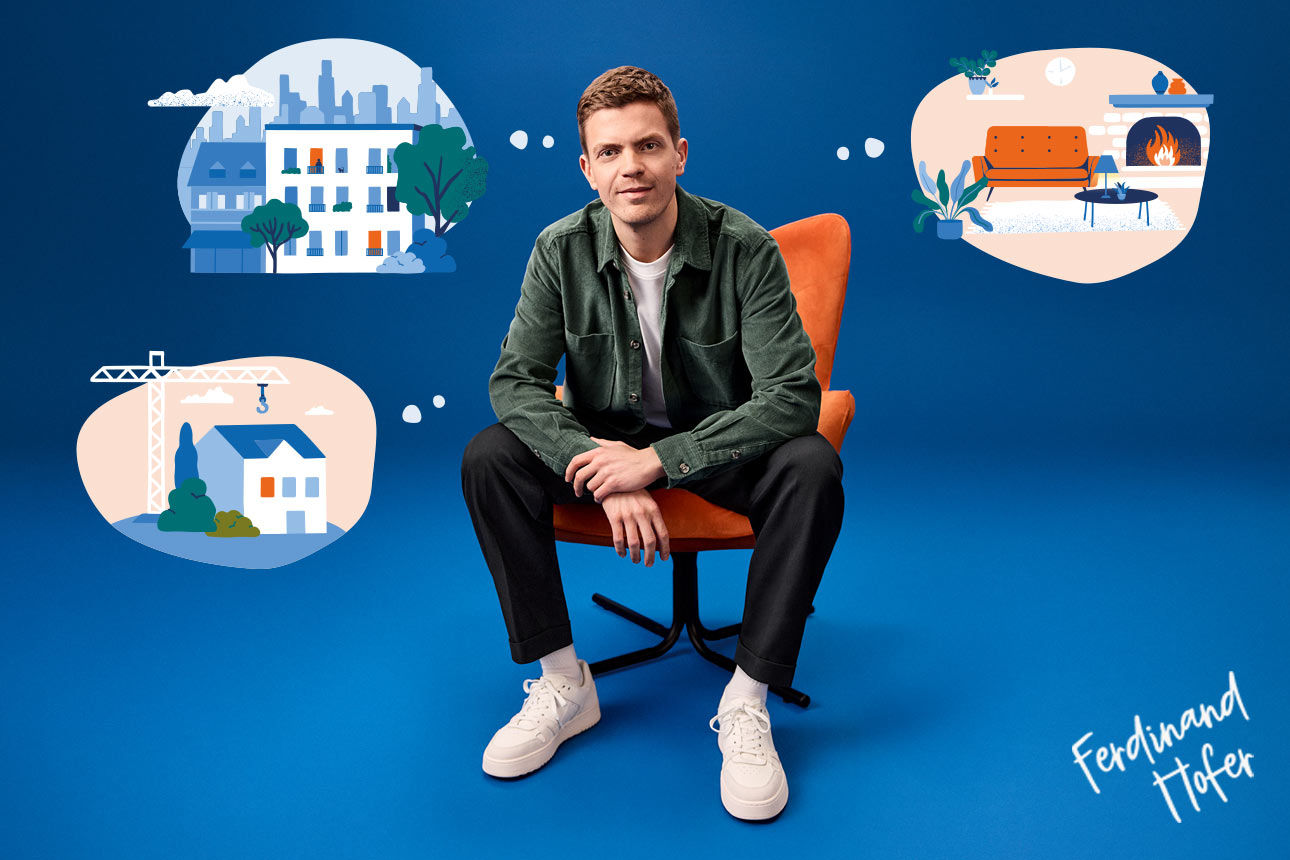 Ein junger Mann sitzt in einem Sessel, um ihn herum sind Illustrationen von Häusern und einem Wohnzimmer