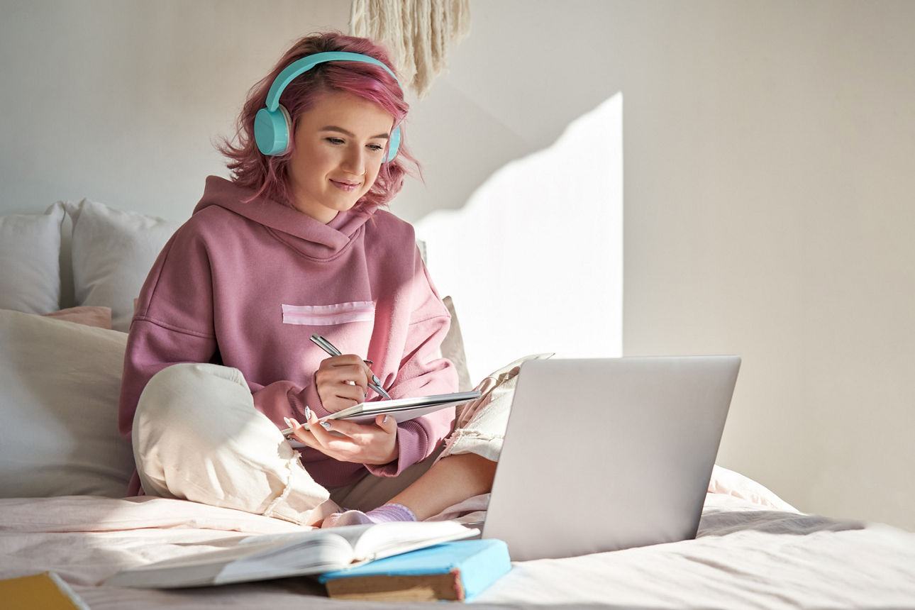 Mädchen beim lernen