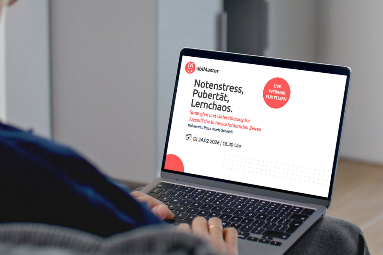 Laptop mit ubiMaster Webinar