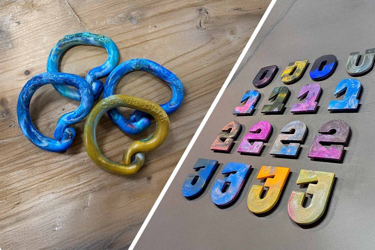 Karabiner und Hausnummern aus Plastik