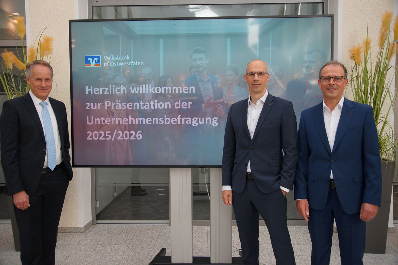 Jörg-Uwe Goldbeck (Geschäftsführender Gesellschafter Goldbeck GmbH), Thomas Mühlhausen (Vorstandsmitglied Volksbank in Ostwes