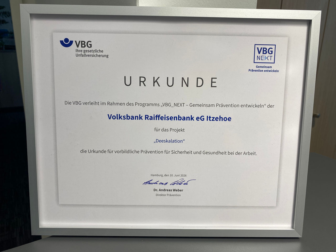 Bild der Urkunde der VBG