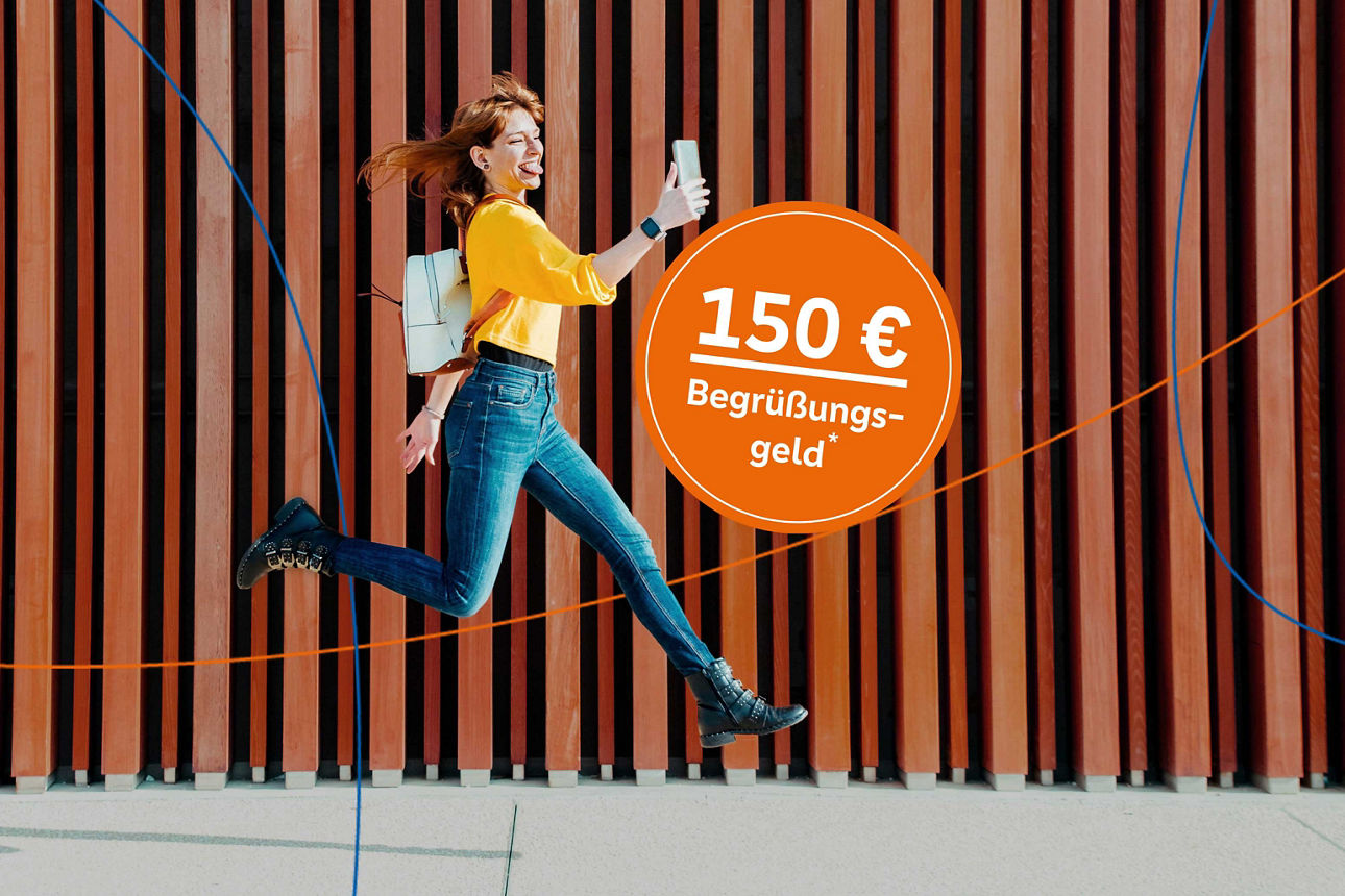 Frau überprüft ihr Girokonto