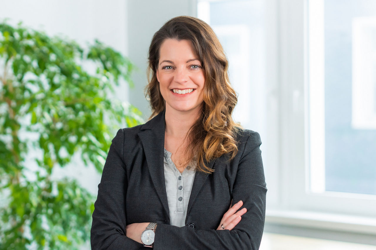 Porträtfoto von Svenja van der Burg
