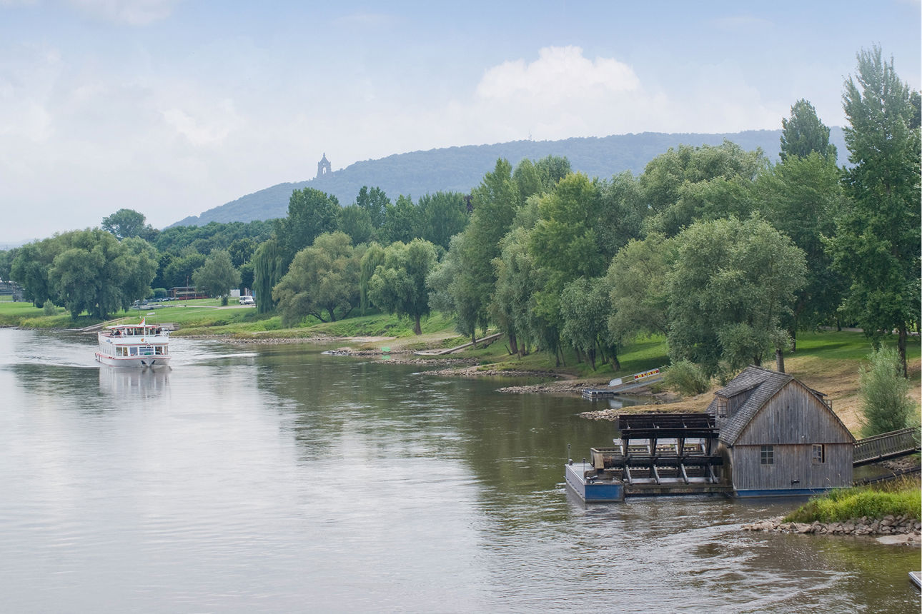 Die Weser in Minden mit Schiffmühle