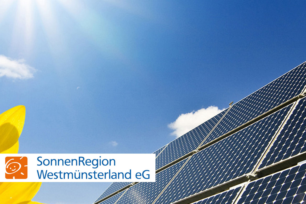 Photovoltaik-Panel und Logo der SonnenRegion Westmünsterland eG