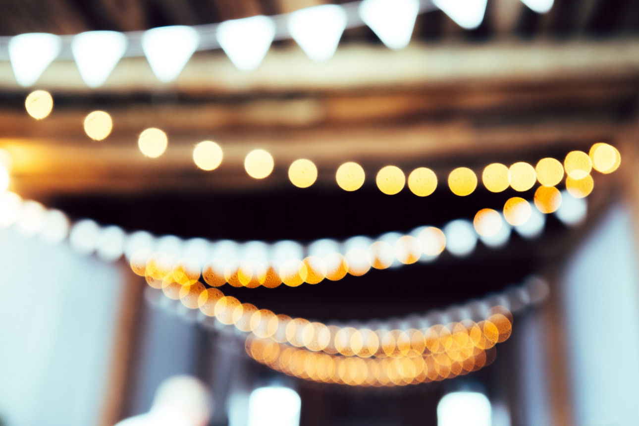 Girlanden und Lichter