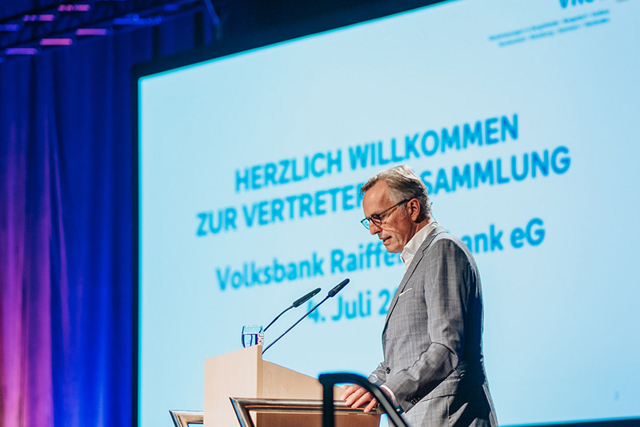 Aufsichtsratsvorsitzender Jan Bustorff bei der Vertreterversammlung