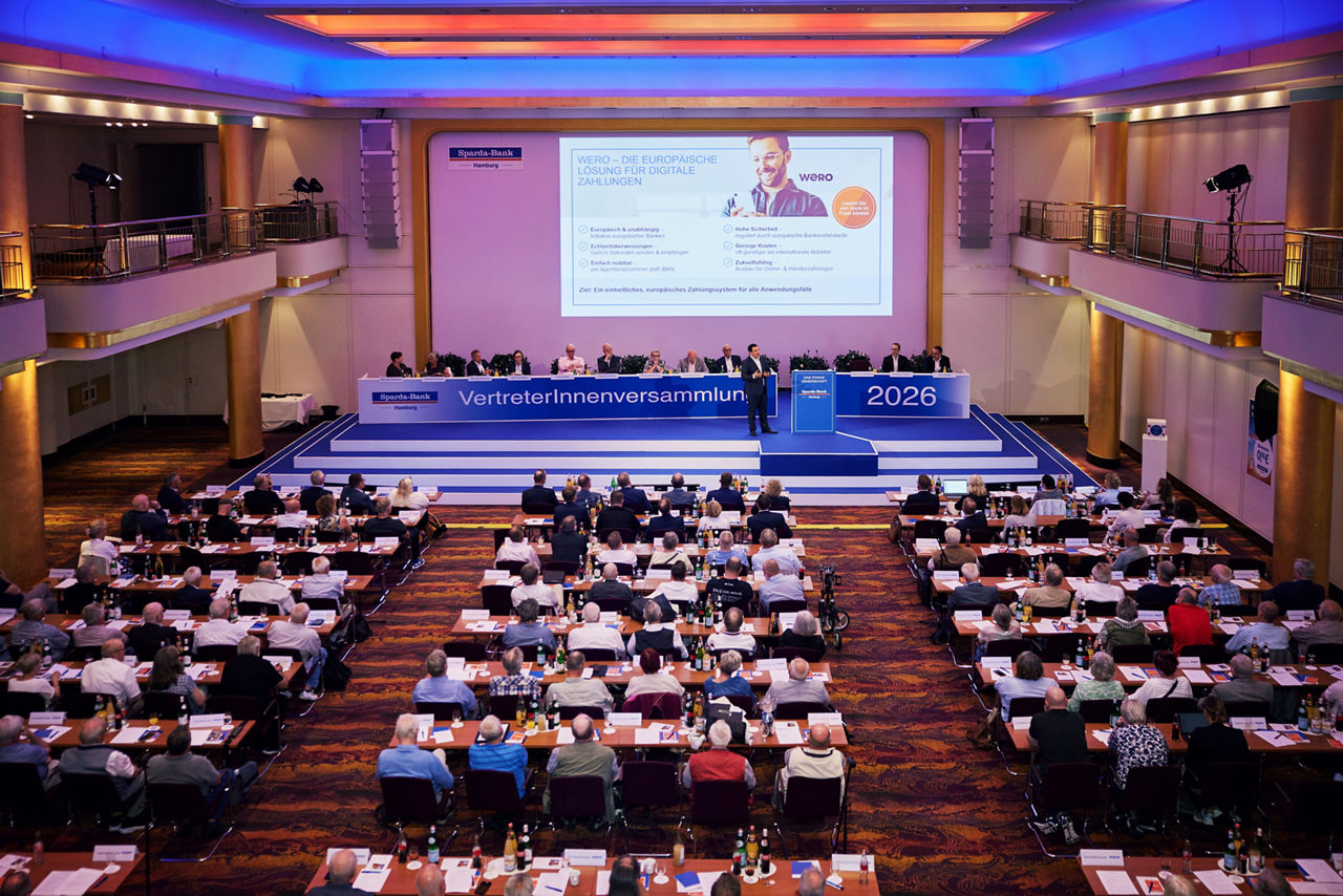 Bild von der 𝗩𝗲𝗿𝘁𝗿𝗲𝘁𝗲𝗿𝗜𝗻𝗻𝗲𝗻𝘃𝗲𝗿𝘀𝗮𝗺𝗺𝗹𝘂𝗻𝗴 der Sparda-Bank Hamburg eG im Jahr 2026 im Hotel Grand Elysée