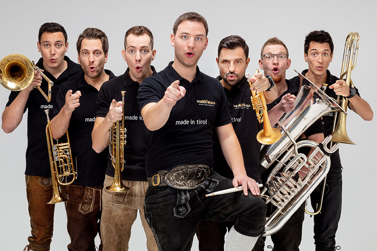 Gruppenbild der Blasmusikband Viera Blech