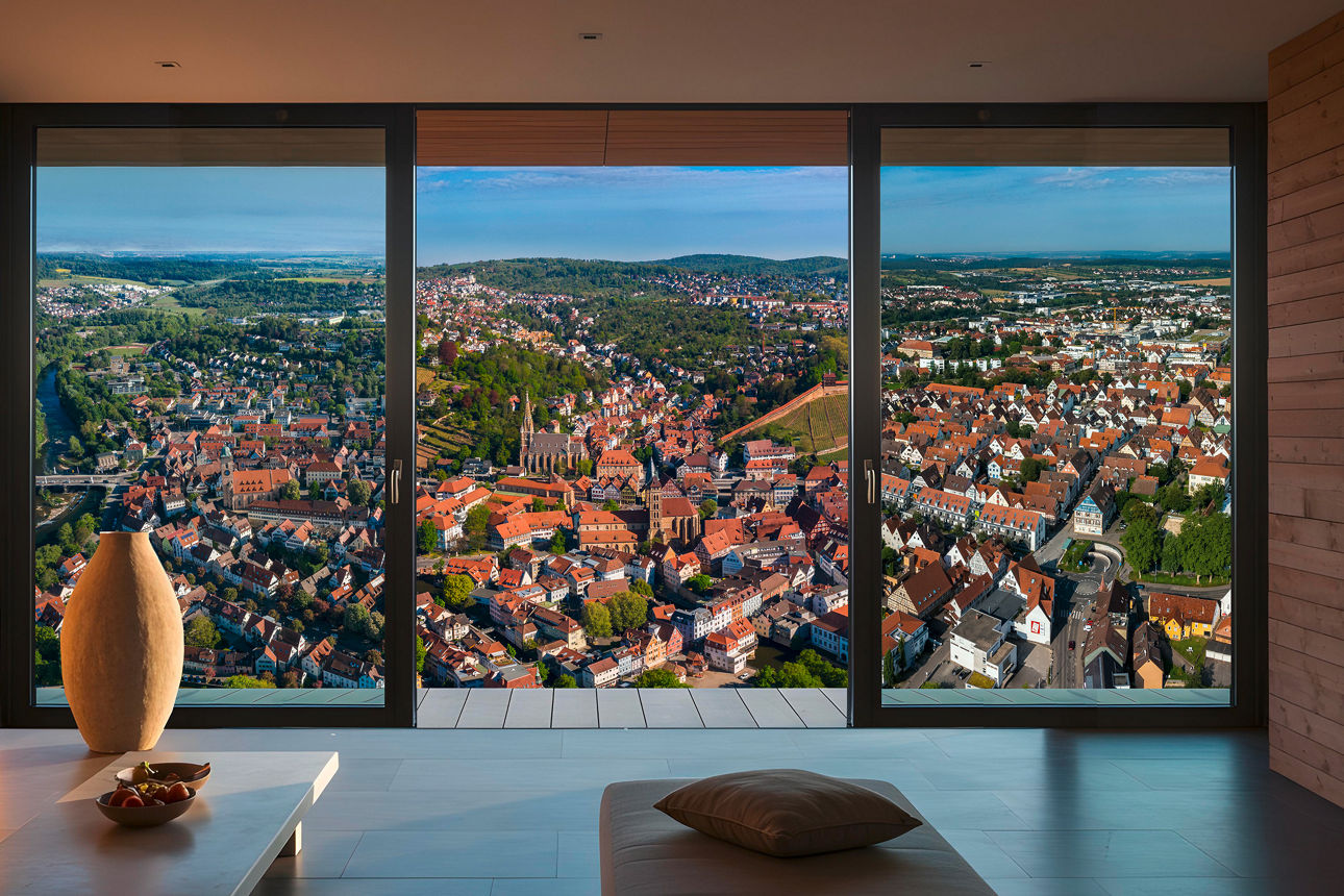 Aussicht auf eine Stadt aus einem Gebäude