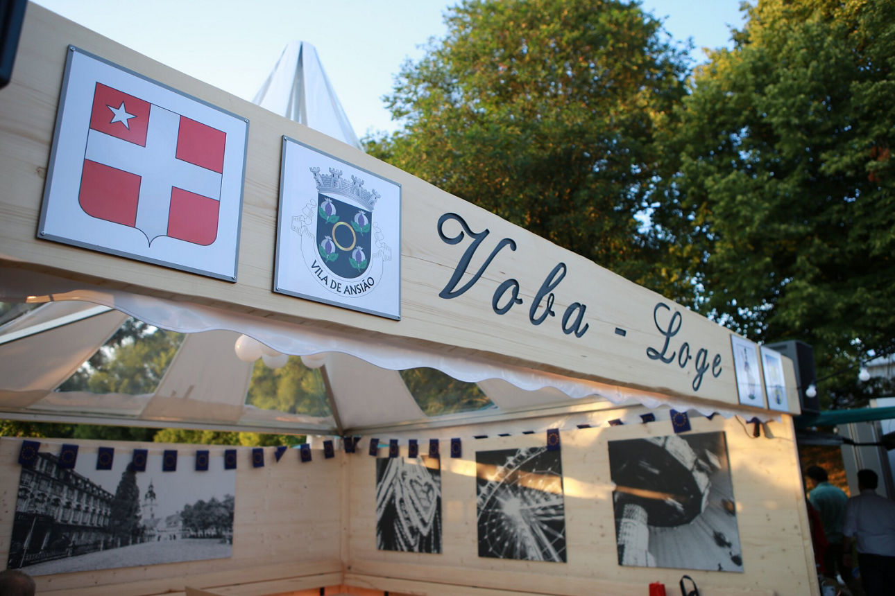Voba-Loge im Europäischen Dorf auf dem Erbacher Wiesenmarkt 2025 