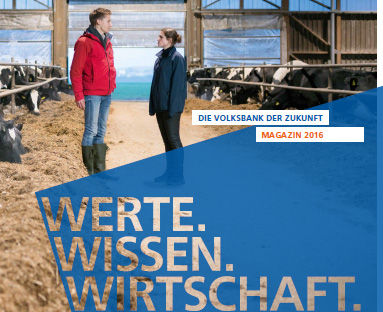 Zwei Frauen im Kuhstall