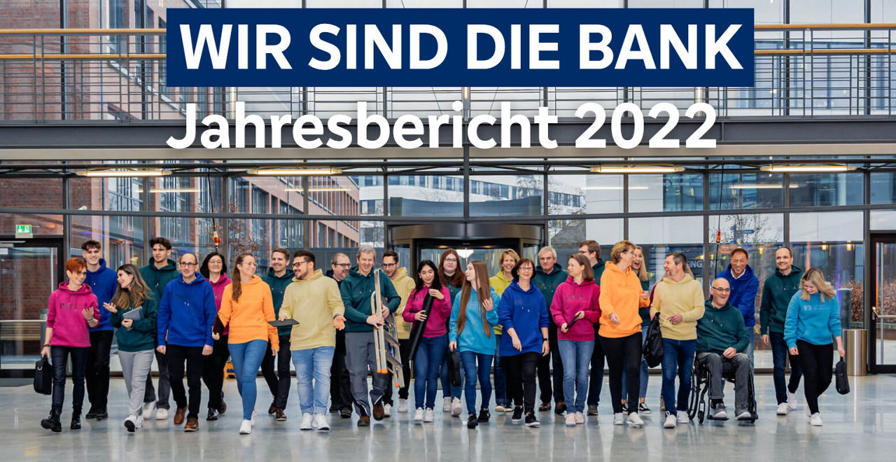 Gruppe von Personen laufen zusammen im Forum