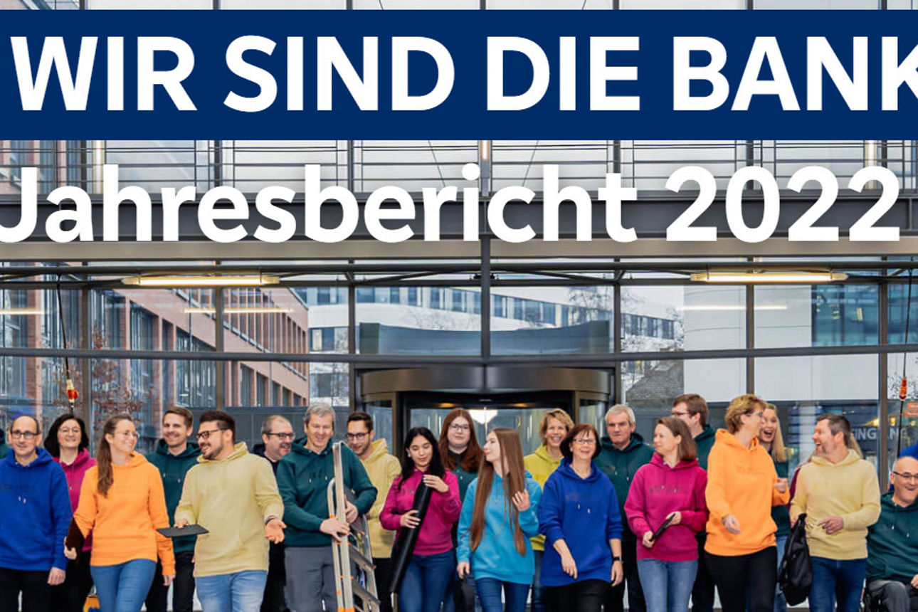 Gruppe von Personen laufen zusammen im Forum