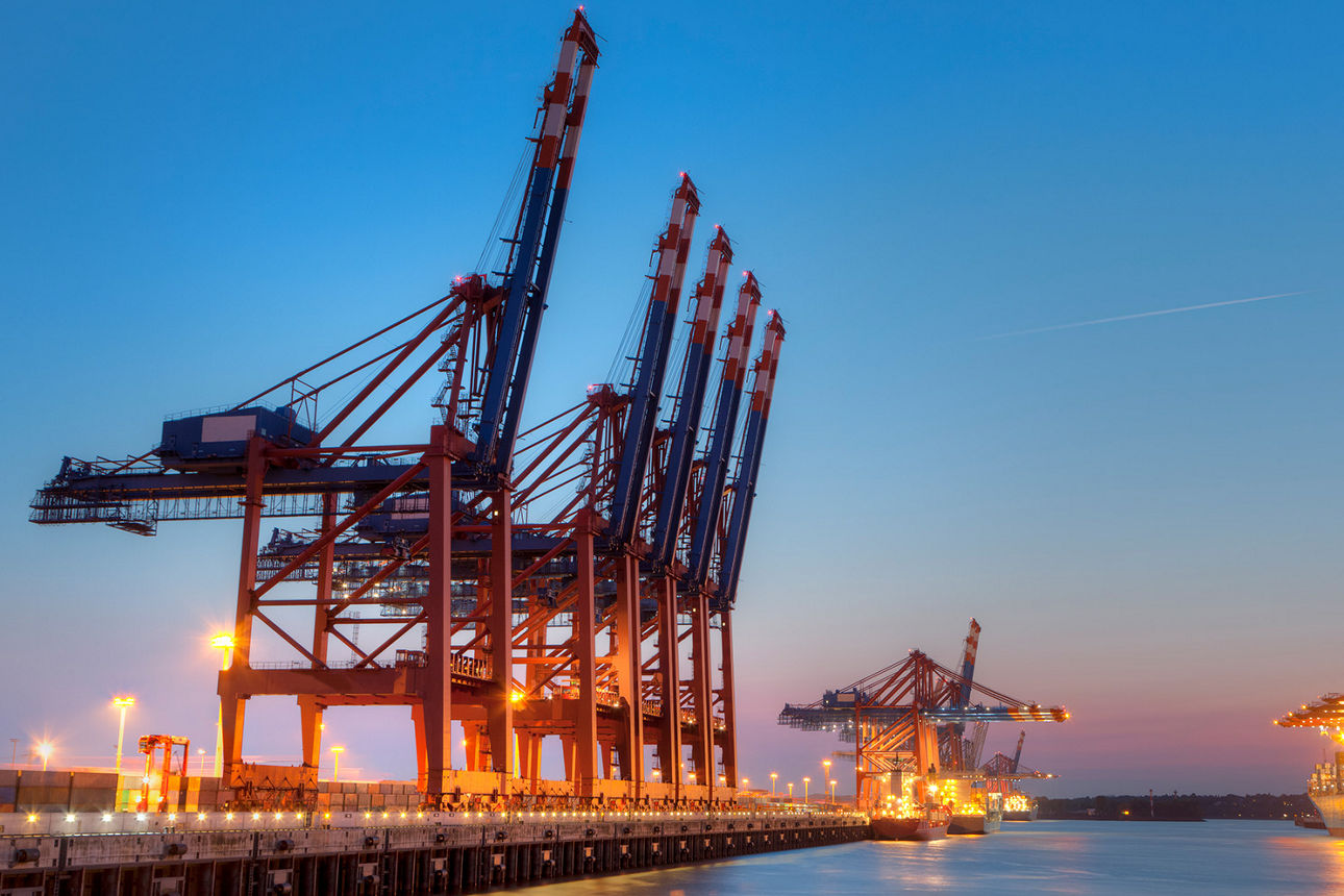 Hamburger Hafen in Hessen bei Nachht