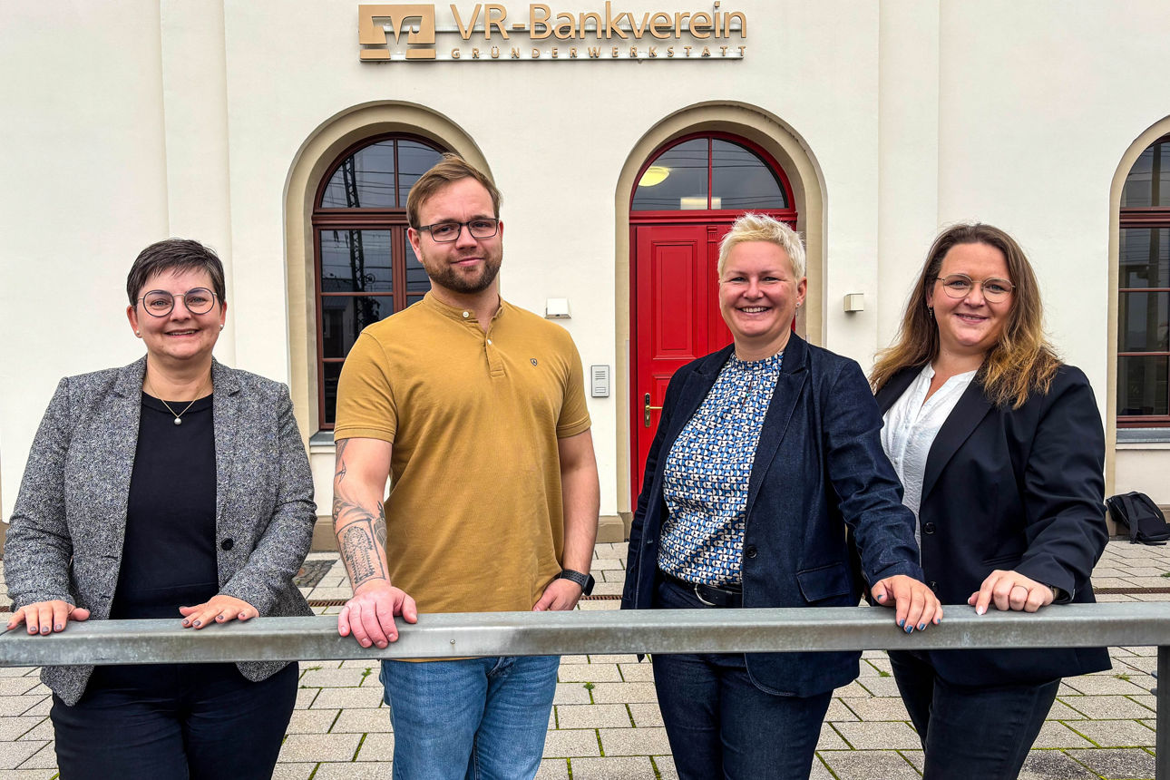 Fotografie vierer Personen der VR-Gründungswerkstatt