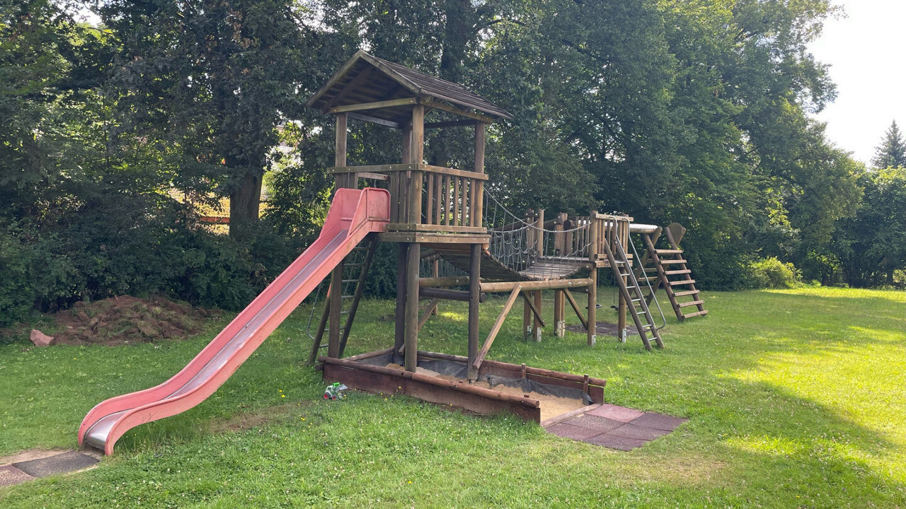 Fotografie des alten Spielplatzes in Breitenbach am Herzberg