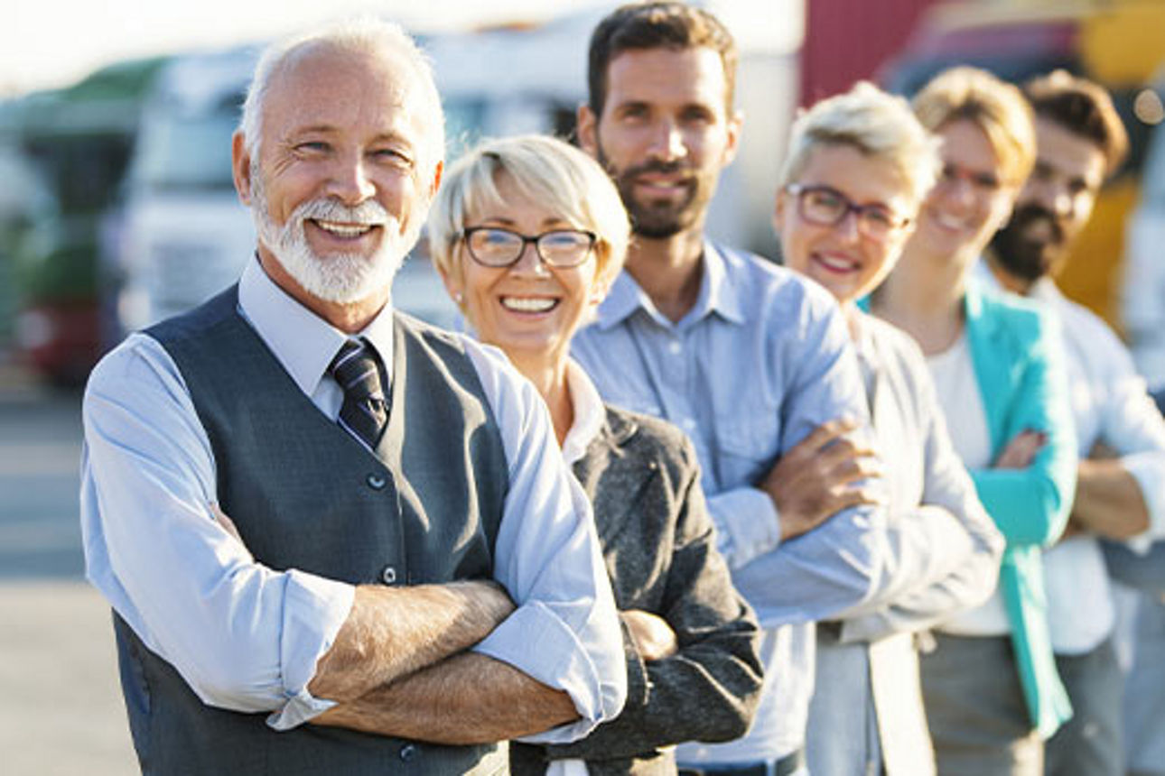 Eine Familiengeneration aus sechs Personen