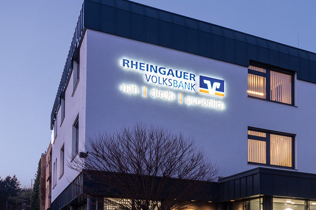 Fotografie des Gebäudes der Volksbank im Rheingau