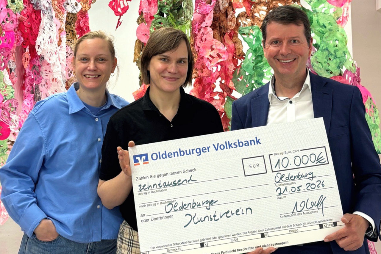 Symbolische Schecküberhabe an den Oldenburger Kunstverein