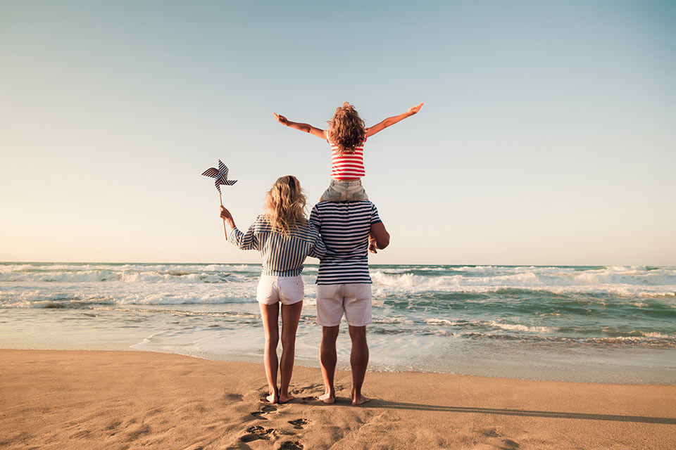 Eine Familie am Strand