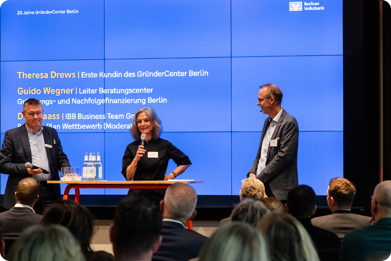Podiumsdiskussion vor Publikum beim GründerCenter Berlin.
